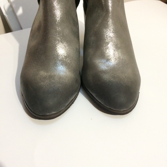 BC Born in California Metallic Cutout Ankle Bootie - Picture 3 of 12